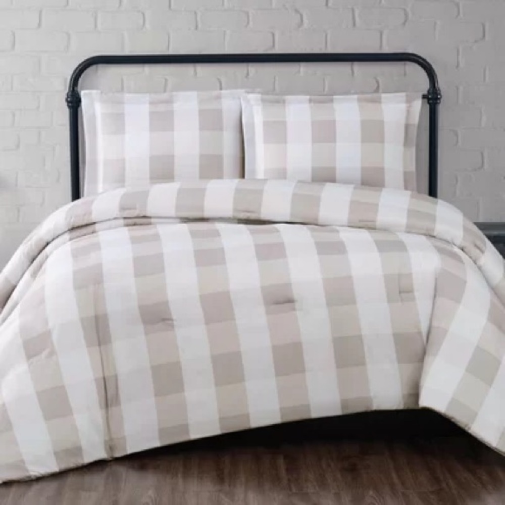NWT Truly soft 3pc. Buffalo plaid queen duvet set